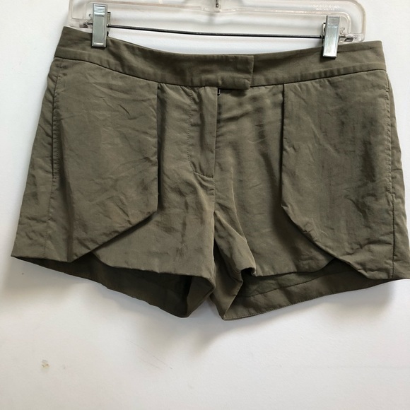 Aritzia Pants - Aritzia Sunday Best dress shorts with skirt detail